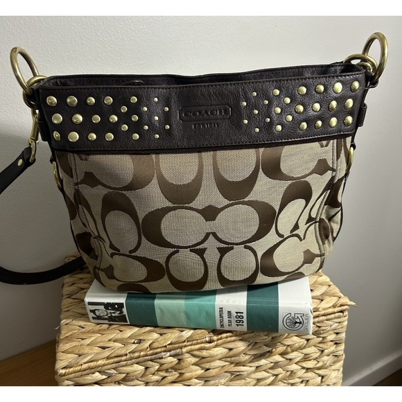 Coach Vintage‎ Jacquard Signature Grommet Shoulder Bag Flawed - Picture 1 of 10